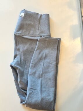 Vuori Heather Gray High-Waist Leggings
